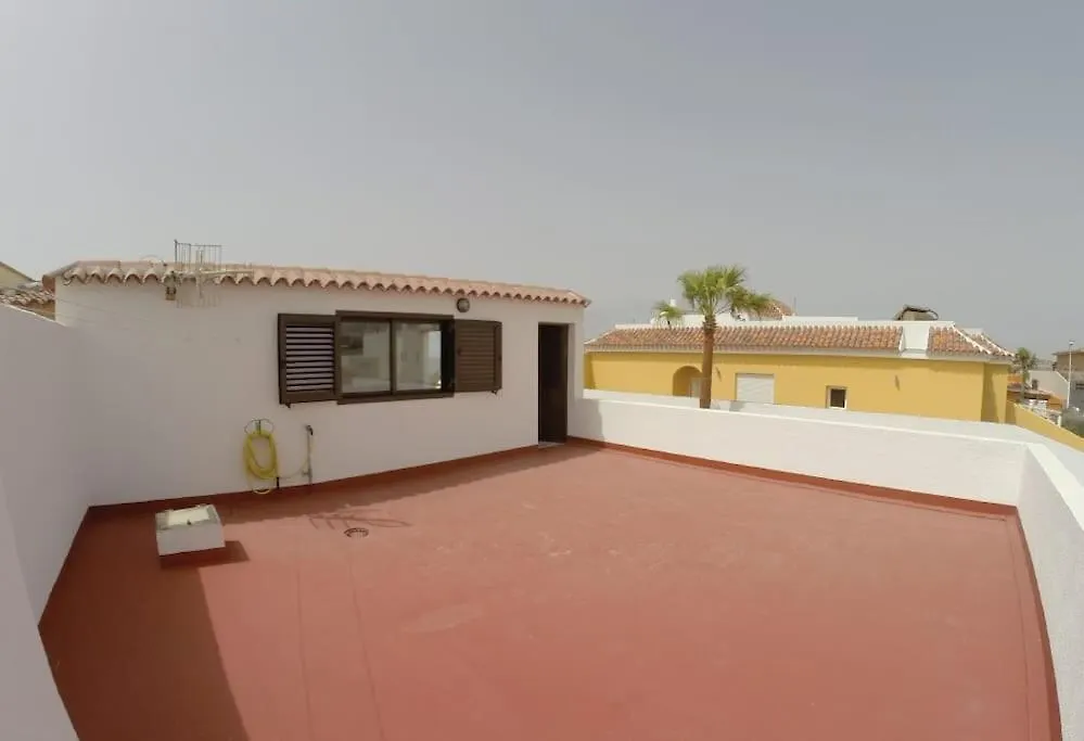 Los Cisnes Encantadora Casa Con Jardin Y Estudio Vista Al Mar El Médano