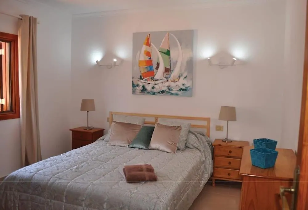 Los Cisnes Encantadora Casa Con Jardin Y Estudio Vista Al Mar El Médano 0*,